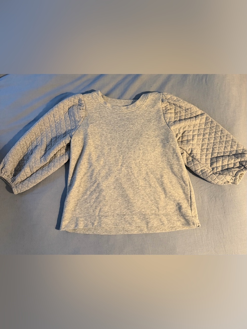 LOFT Women's Light Heather Gray Quilted Sleeve Sweatshirt